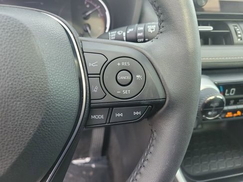 Used 2023 Toyota RAV4 XLE Premium image 30