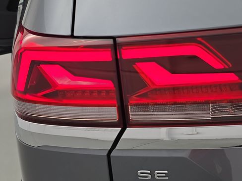Used 2024 Volkswagen Atlas SE AWD/4WD image 34