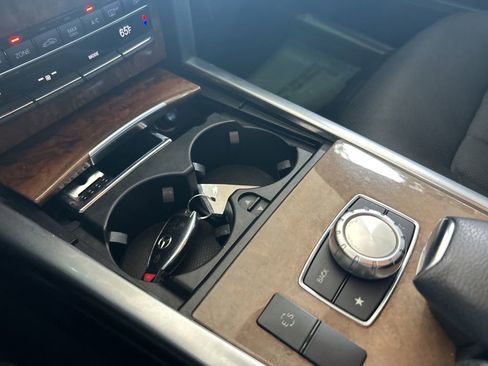 Used 2014 Mercedes-Benz E 550 4MATIC Sedan image 42
