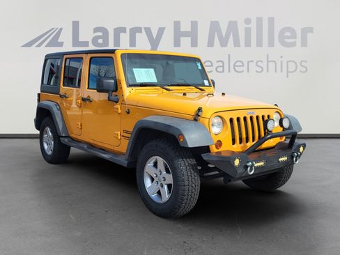 Used 2012 Jeep Wrangler Unlimited Sport image 7