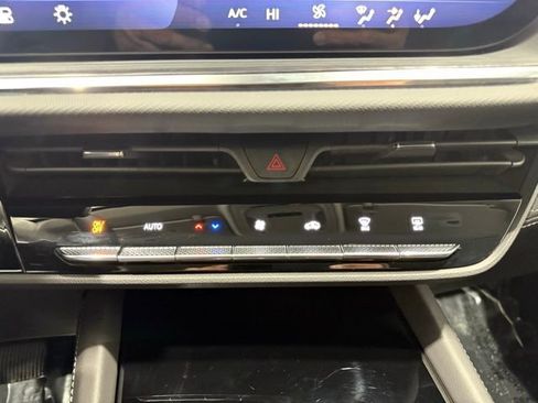 Used 2025 Buick Envision Preferred image 33