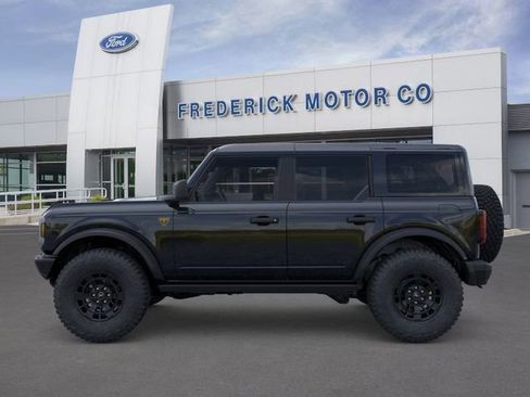 New 2026 Ford Bronco Badlands w/ Sasquatch Package image 3
