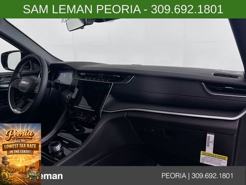 New 2025 Jeep Grand Cherokee L Altitude image 30