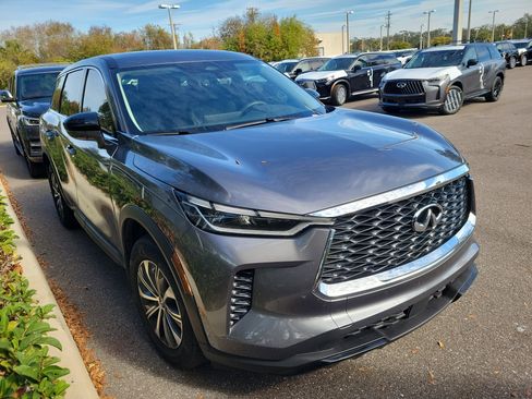 Certified 2025 INFINITI QX60 Pure image 3