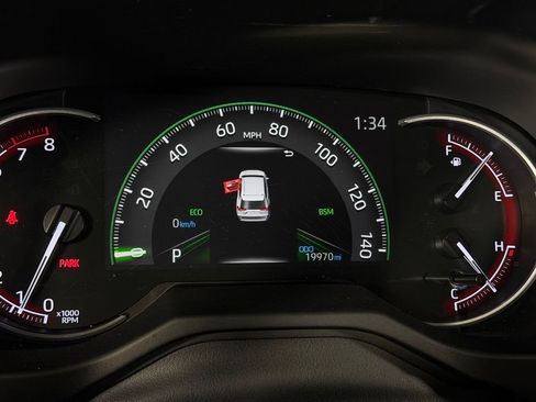 Used 2024 Toyota RAV4 XLE w/ Convenience Package FWD image 33