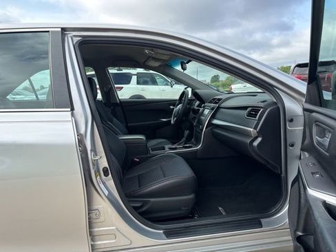 Used 2015 Toyota Camry SE FWD image 18
