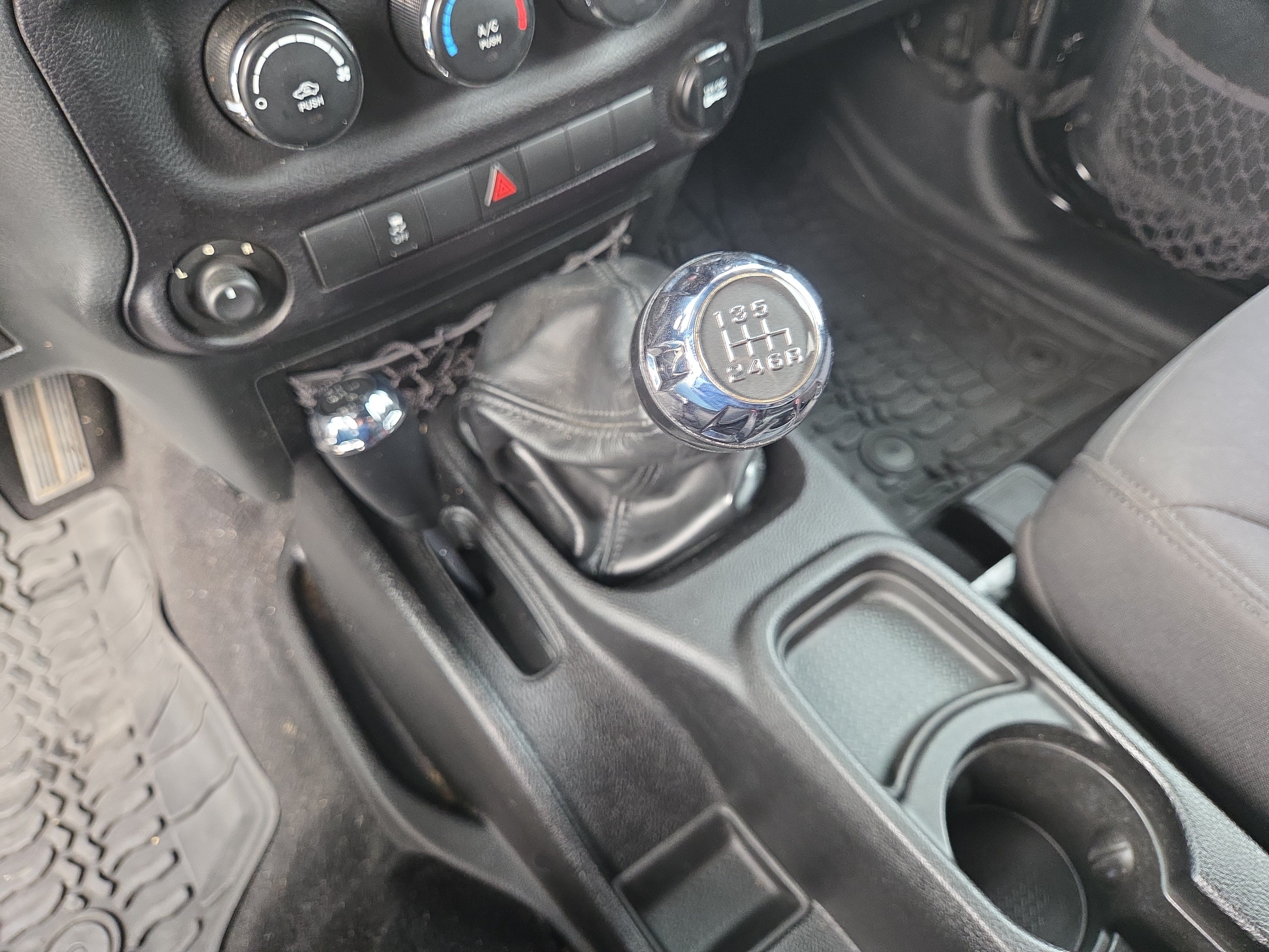 Used 2014 Jeep Wrangler Sport AWD/4WD image 22