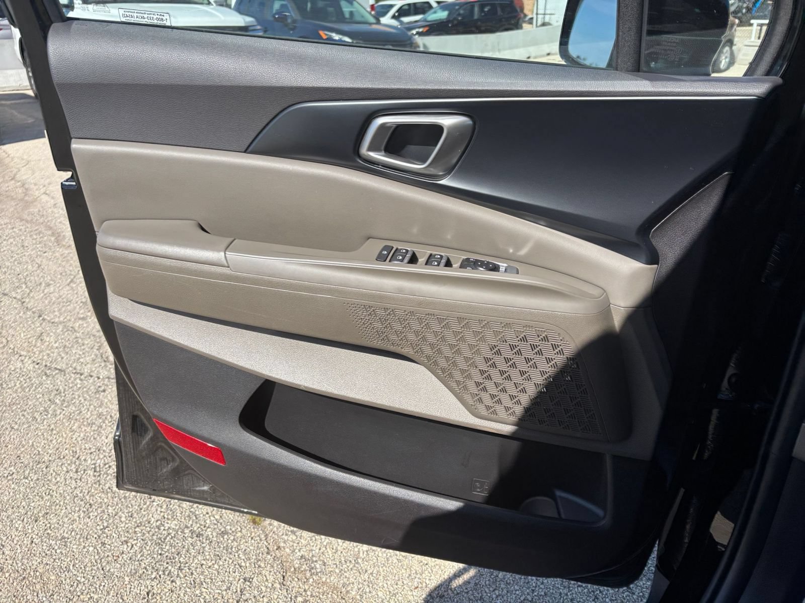 Used 2026 Kia Carnival FWD image 18