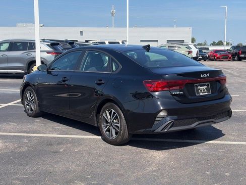 Used 2023 Kia Forte LXS FWD image 8