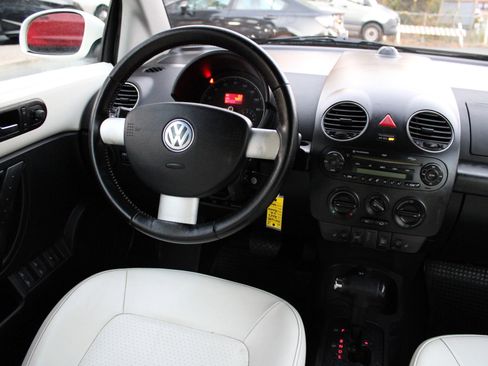 Used 2007 Volkswagen Beetle Triple White Edition image 10