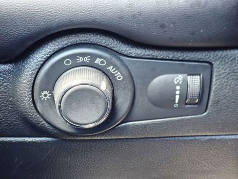 Used 2024 Dodge Durango GT RWD image 17