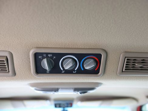 Used 1998 Chevrolet Suburban Z71 w/ Preferred Equipment Group 3 image 29