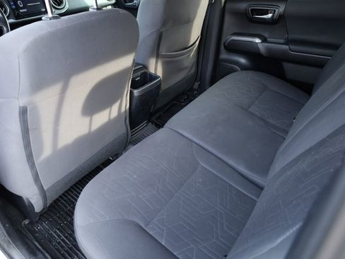 Used 2018 Toyota Tacoma TRD Off-Road image 25