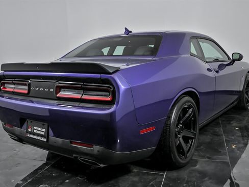 Used 2016 Dodge Challenger R/T Scat Pack w/ Leather Interior Group image 10