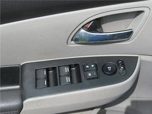 Used 2016 Honda Odyssey SE image 12