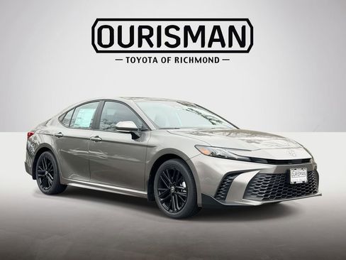 New 2026 Toyota Camry SE image 1