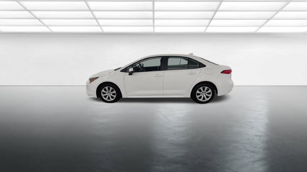 Used 2024 Toyota Corolla LE FWD image 5