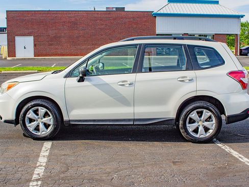 Used 2015 Subaru Forester 2.5i w/ Alloy Wheel Package AWD/4WD image 2