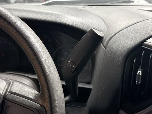 Used 2022 Chevrolet Silverado 1500 Custom image 16