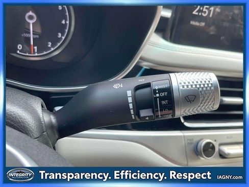 Used 2025 Genesis G70 2.5T image 24