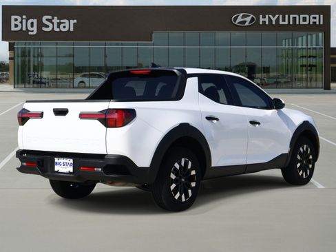 Used 2026 Hyundai Santa Cruz SE FWD image 4