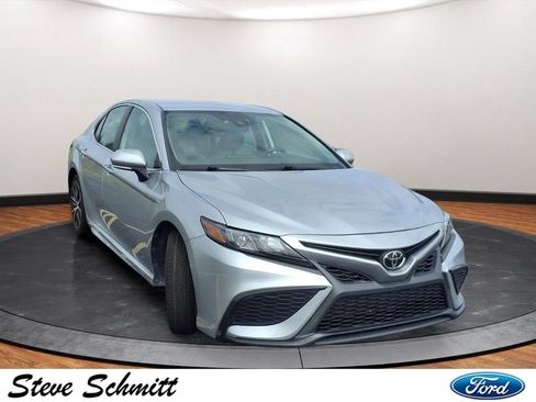 Used 2023 Toyota Camry SE w/ Convenience Package FWD image 28