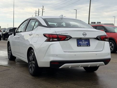 Used 2025 Nissan Versa SV FWD image 7