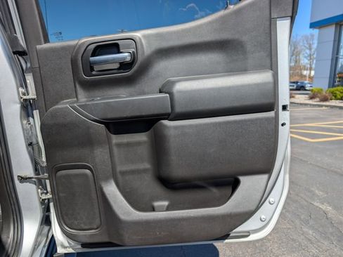 Used 2019 Chevrolet Silverado 1500 Custom Trail Boss w/ Custom Convenience Package image 18