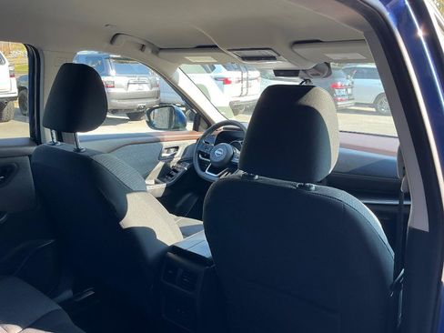 Used 2023 Nissan Rogue SV AWD/4WD image 11