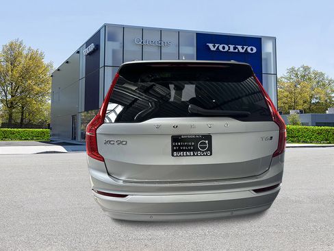 Certified 2022 Volvo XC90 T6 Momentum image 7