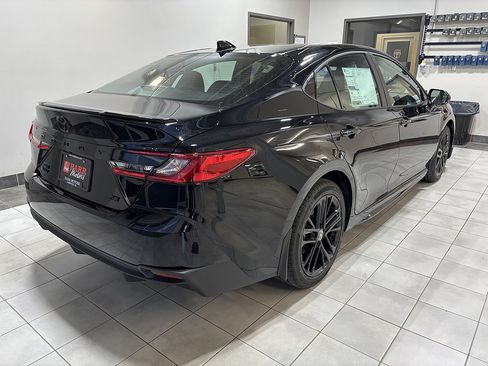 New 2026 Toyota Camry SE AWD/4WD image 4