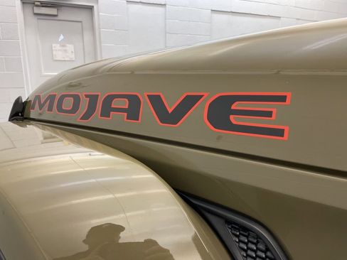 New 2025 Jeep Gladiator Mojave w/ Convenience Group image 9