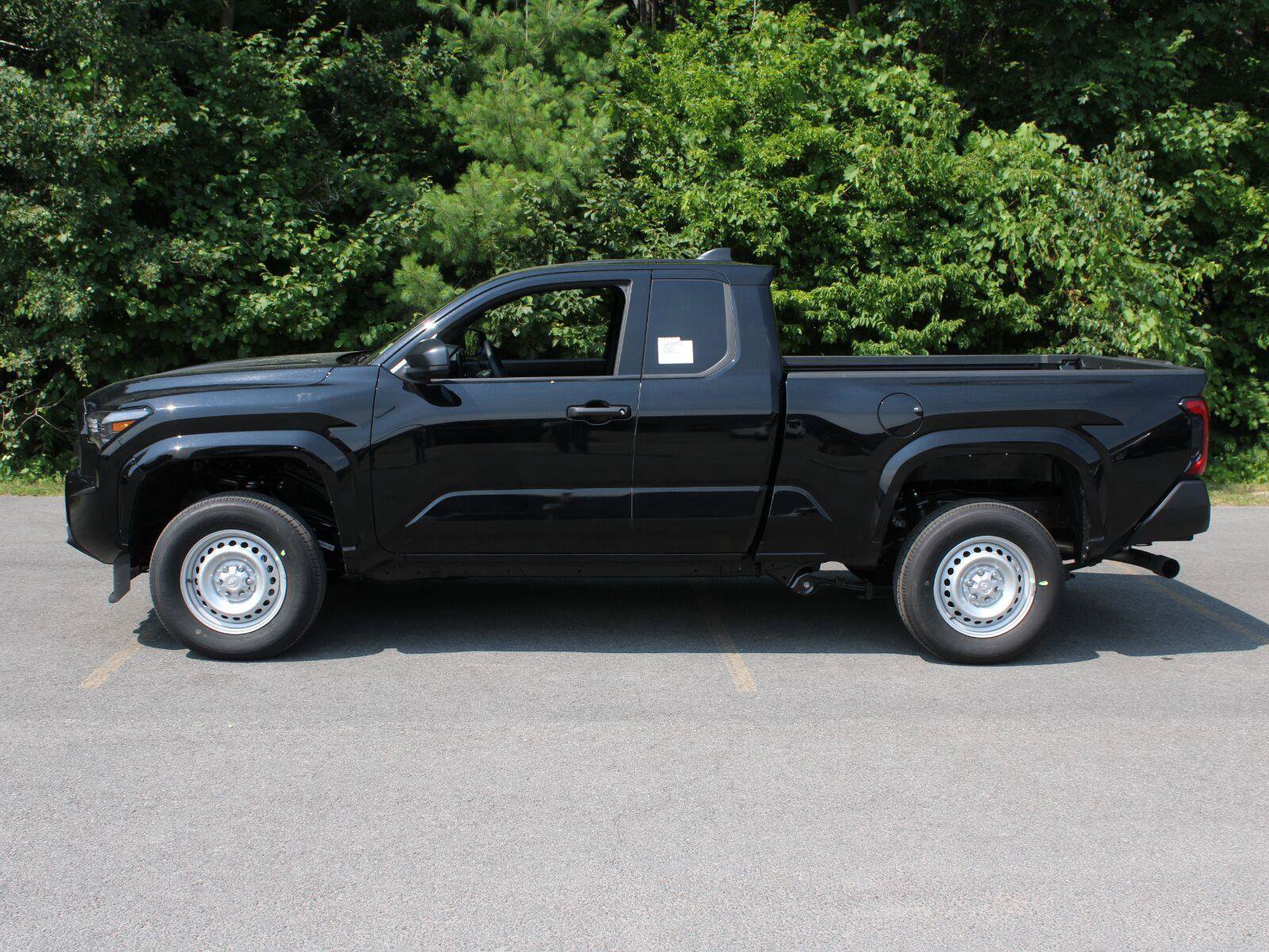 New 2026 Toyota Tacoma SR w/ SR Upgrade Package AWD/4WD image 5