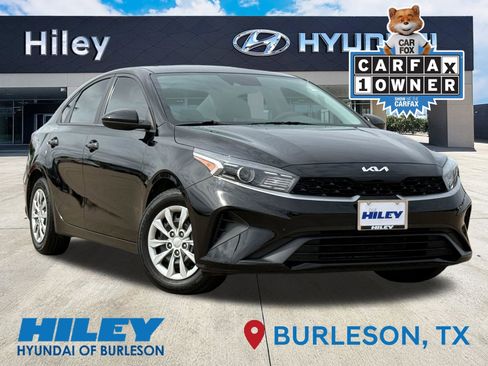Used 2024 Kia Forte LX FWD image 1