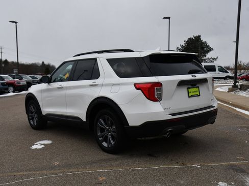 Used 2023 Ford Explorer XLT w/ Equipment Group 202A image 4