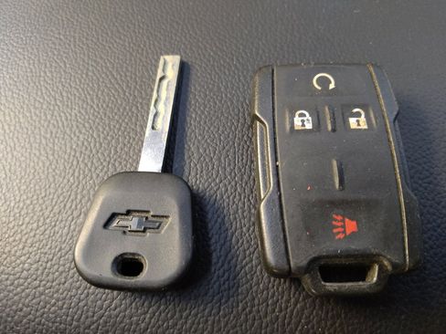 Used 2016 Chevrolet Silverado 1500 LT w/ Midnight Edition image 32