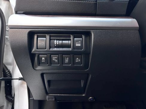 Used 2019 Subaru Outback 3.6R Limited AWD/4WD image 12