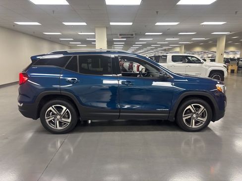 Used 2021 GMC Terrain SLT w/ LPO, Cargo Package image 8