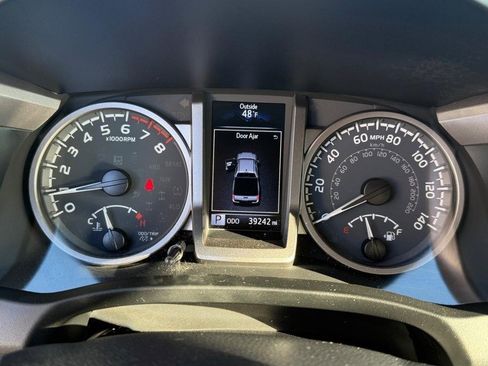 Used 2022 Toyota Tacoma SR5 w/ Trail Edition image 23