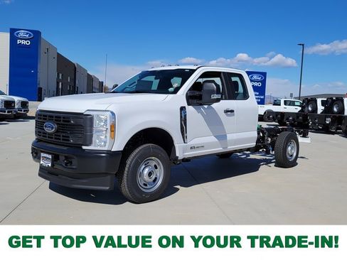 New 2025 Ford F250 XL image 1