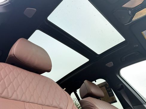 Used 2021 BMW X5 M50i w/ Executive Package image 21