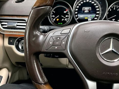 Used 2014 Mercedes-Benz E 350 4MATIC Sedan image 23