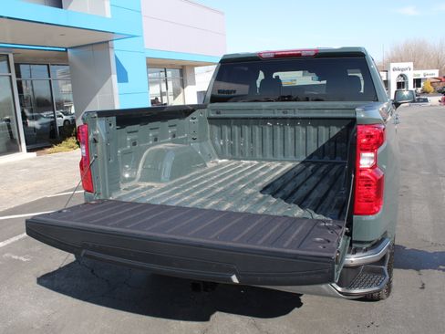 New 2026 Chevrolet Silverado 1500 LT image 17