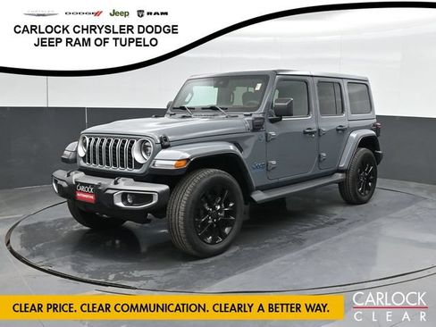 Used 2025 Jeep Wrangler Unlimited Sahara AWD/4WD image 8