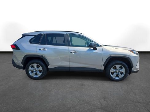 Certified 2025 Toyota RAV4 LE AWD/4WD image 4