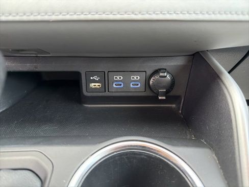 Certified 2022 Toyota Highlander XLE image 25