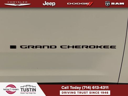 Used 2023 Jeep Grand Cherokee L Laredo AWD/4WD image 14