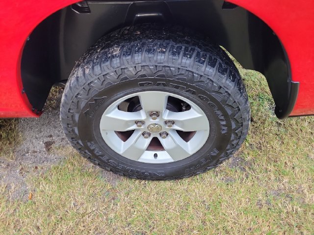 Used 2021 RAM 1500 Classic SLT RWD image 6