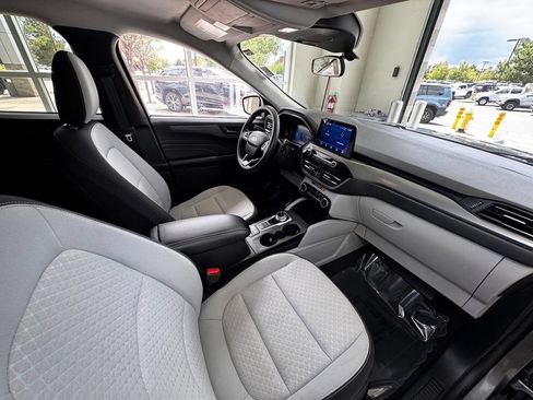 Used 2025 Ford Escape Active AWD/4WD image 43