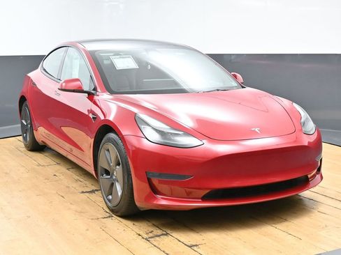 Used 2023 Tesla Model 3 Standard Range RWD image 2